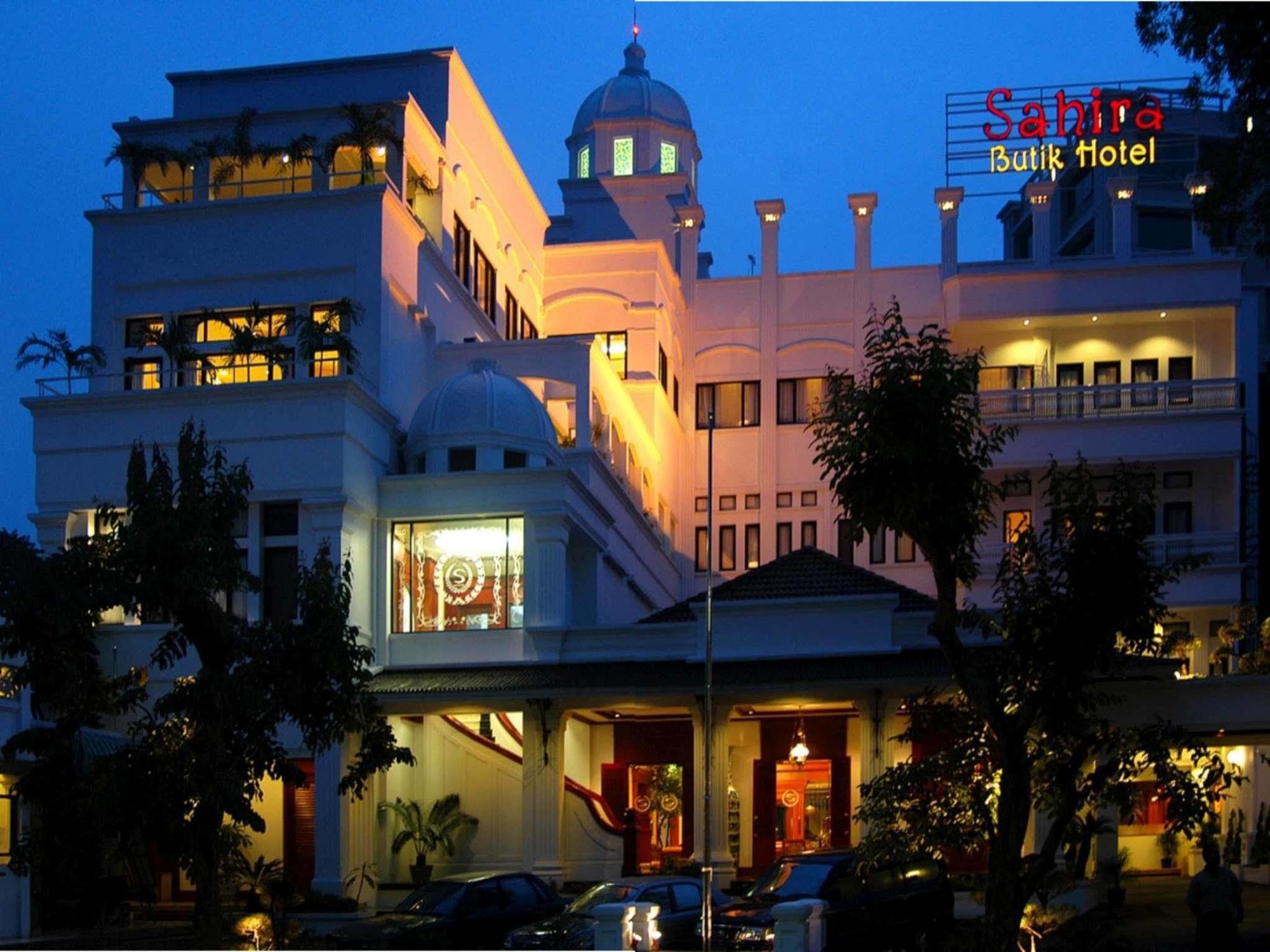 Sahira Butik Hotel Bogor Exterior foto